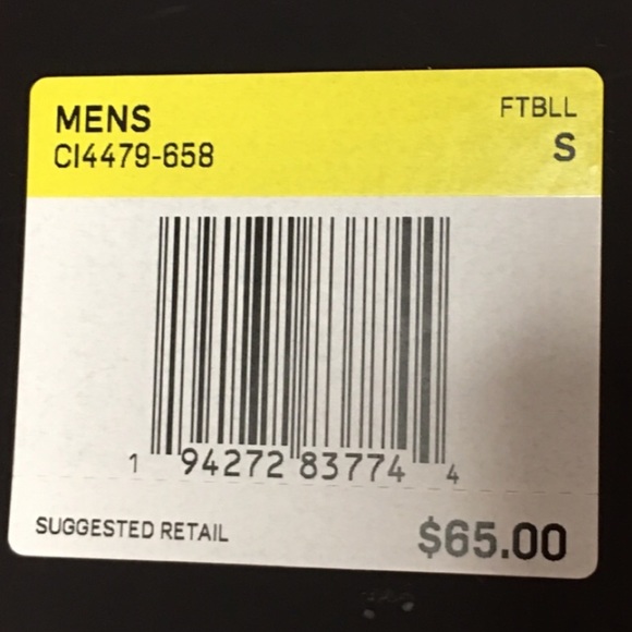 Nike red & black lightweight pullover shirt jacket
2/$35 - Picture 2 of 8